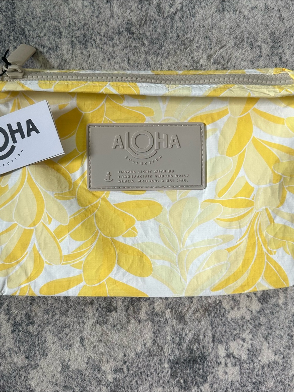 ALOHA Collection Lei Stand Pouch